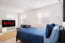 ৎ୭Prestige Studio Haven at Burbankৎ୭ 3 beds• wifi• - Image 4