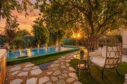 ৎ୭Resort-Style LA Retreat | Pool, Spa & Diningৎ୭ - Image 4