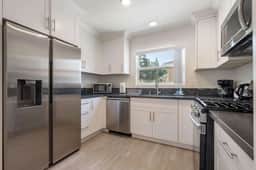 ৎ୭Serene Home in Central Burbankৎ୭ 2 bedrooms,wifi - Image 3
