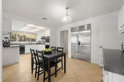 ৎ୭Stylish Glendale Retreat w Pool & Billiardsৎ୭ - Image 5