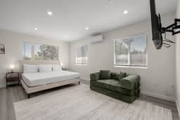 ৎ୭Cozy Burbank Retreatৎ୭ - Image 4