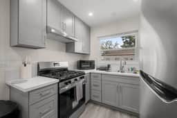 ৎ୭Modern Burbank Retreat | 1BRৎ୭ - Image 3