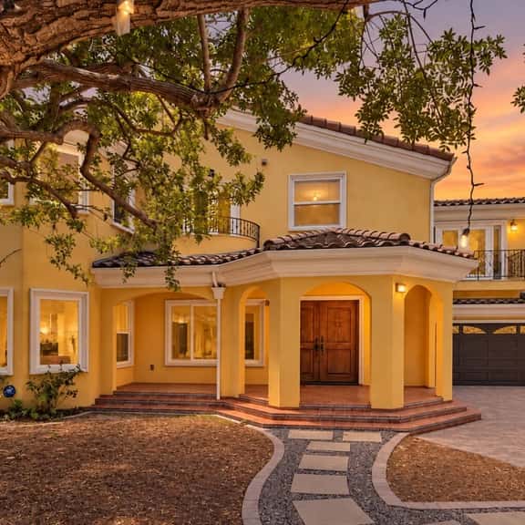 Ape' Gedara - (අපේ ගෙදර) - Our House near LAX - Image 1
