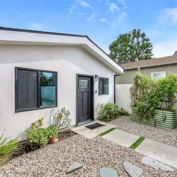 ৎ୭Greenbush Prestige Garden Suiteৎ୭ - Image 1