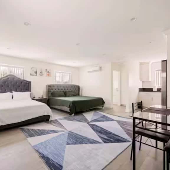 ৎ୭Prime new beautiful studio in burbankৎ୭w/ 2 beds - Image 1