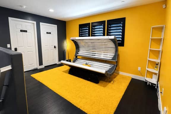 Luxury 4BR | 3 King beds + Hot Tub + EV Charger - Image 5