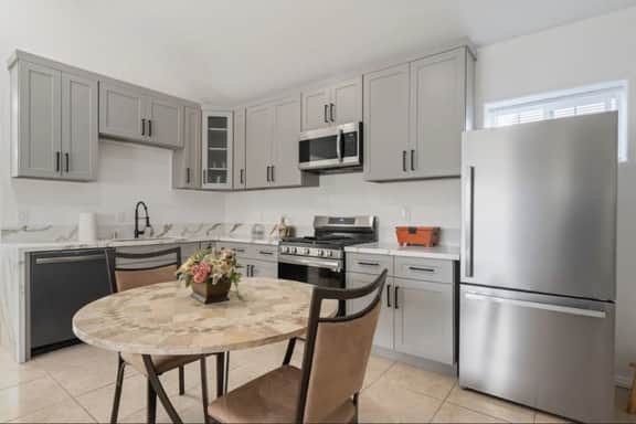 ৎ୭Bright & Gorgeous Canoga Park Guesthouseৎ୭ - Image 4
