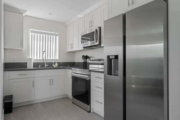 ৎ୭Prime new beautiful studio in burbankৎ୭w/ 2 beds - Image 3