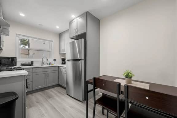ৎ୭Modern Burbank Retreat | 1BRৎ୭ - Image 4