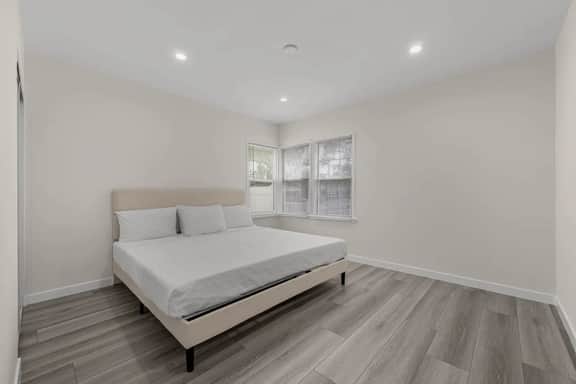 ৎ୭Burbank Haven | 3BR Unitৎ୭ - Image 5